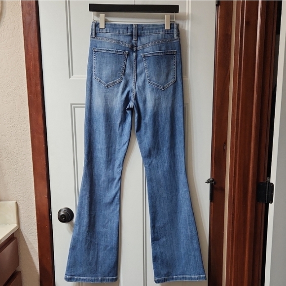 NWOT Eunina Stretch Aliyah Flares - 27 - Picture 10 of 11